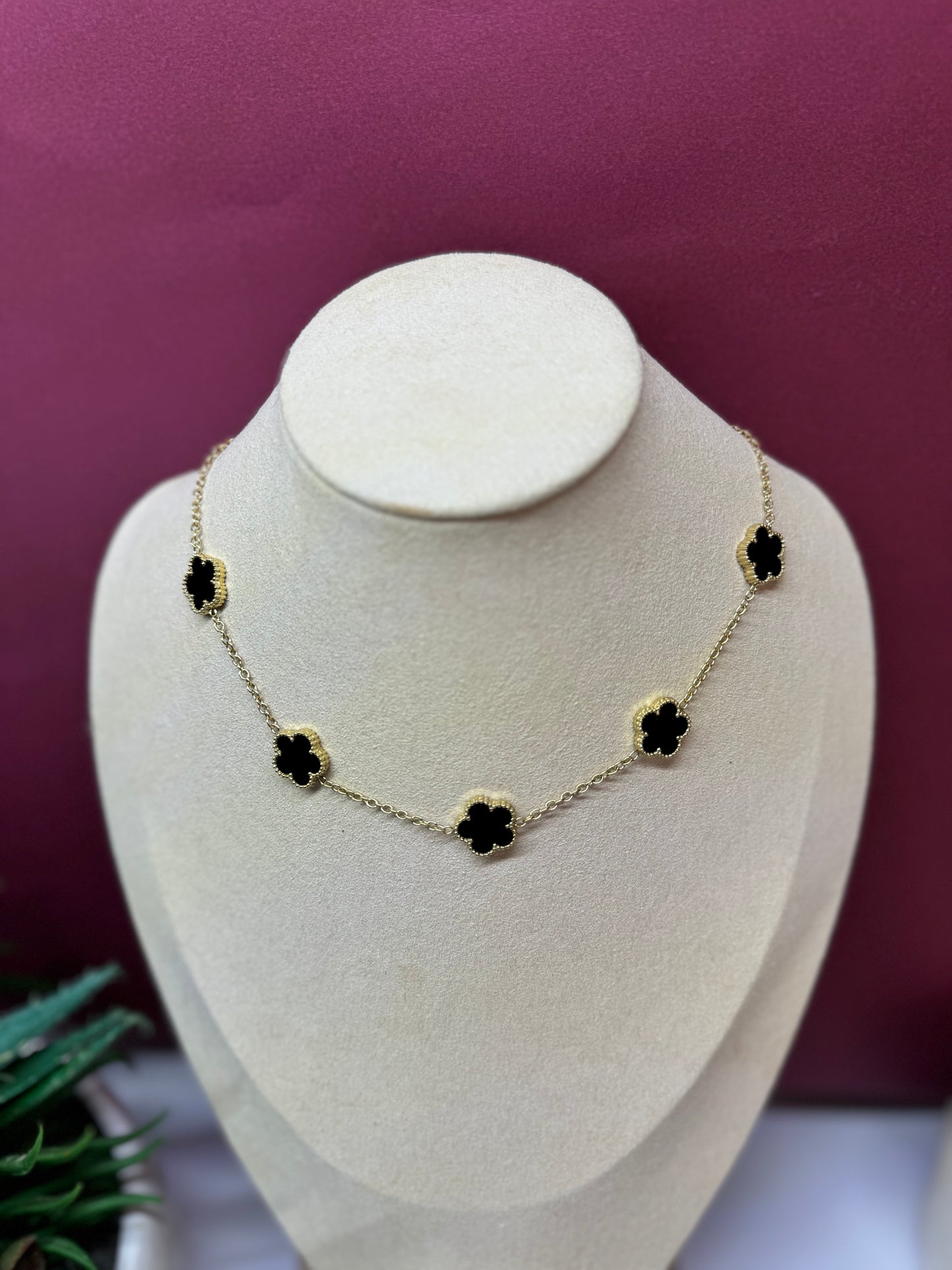 LUCKY BLACK NECKLACE