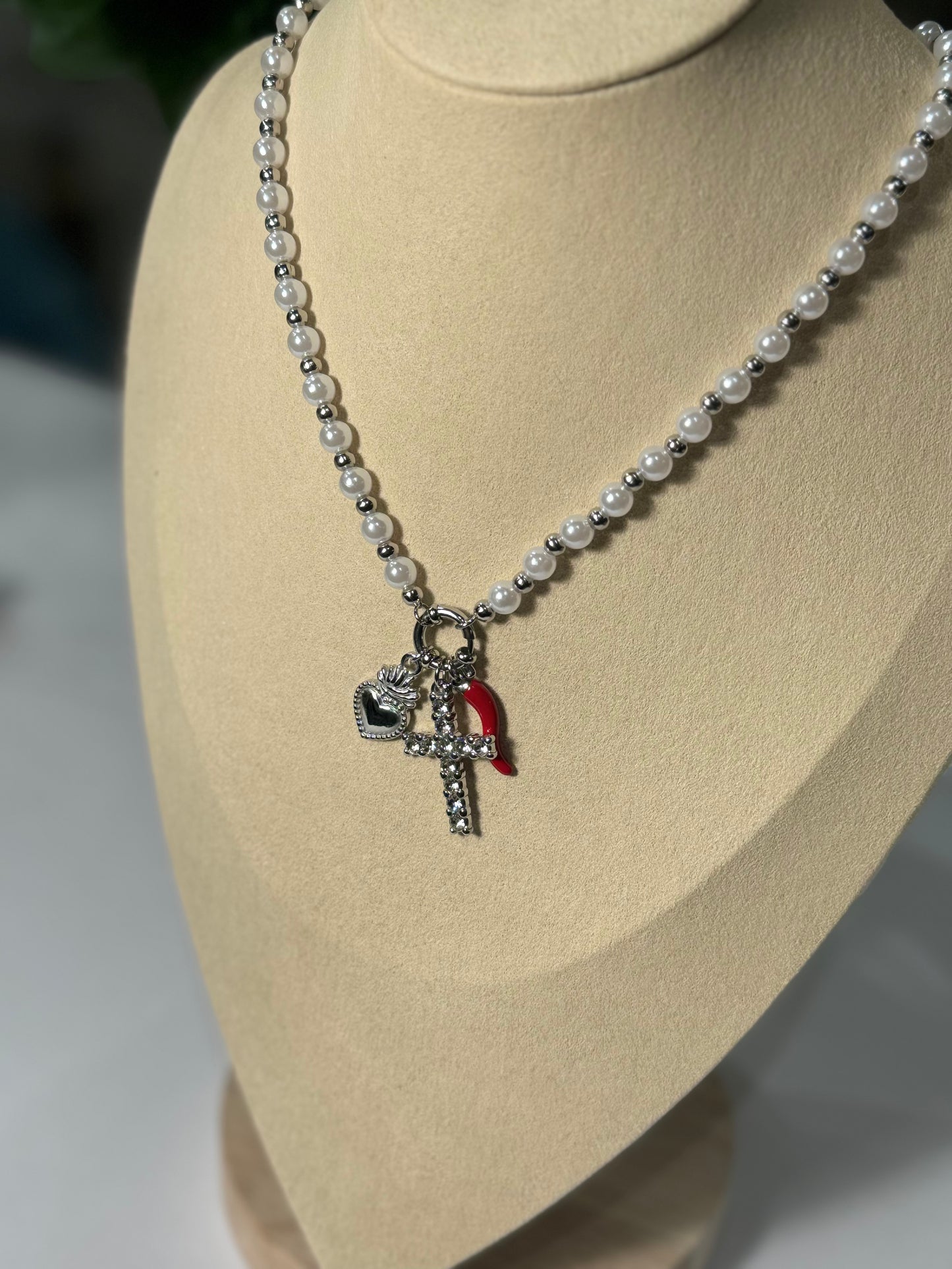 MARY NECKLACE